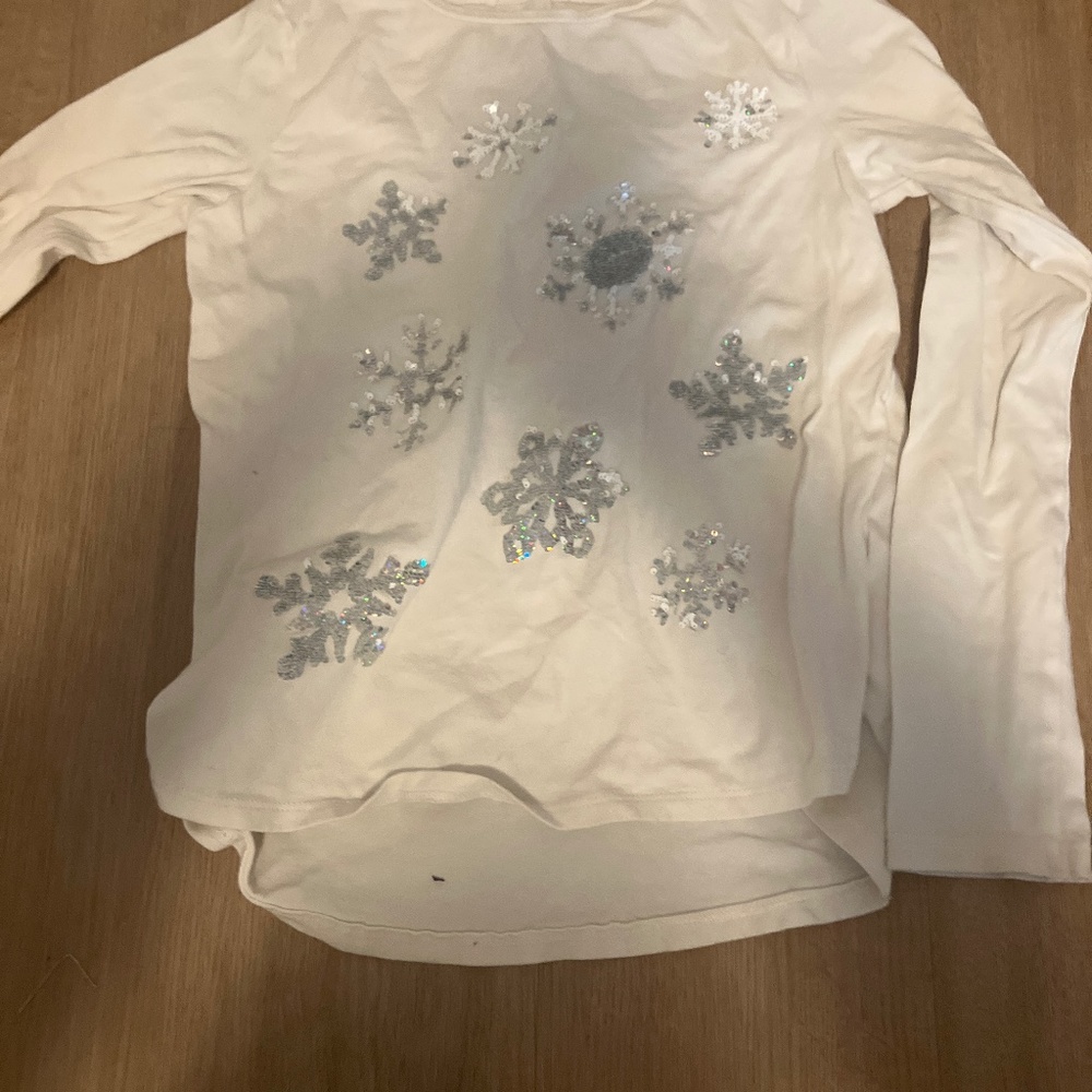 White long sleeve snowflake shirt